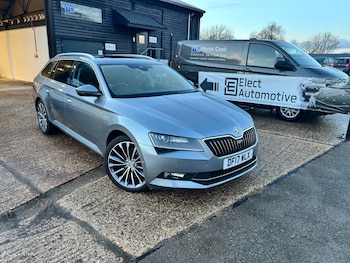 2017 (17) - 2.0 TSI 280 Laurin + Klement 4X4 5dr DSG