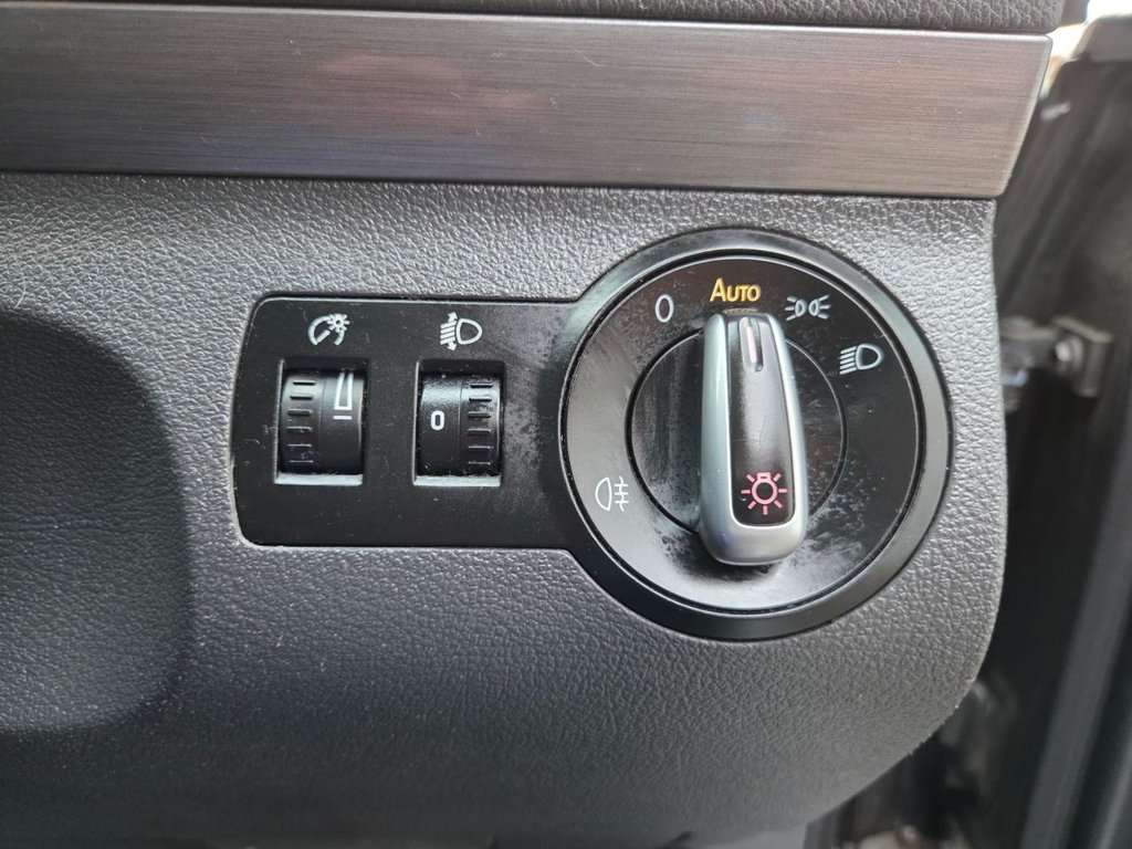 Used Volkswagen Touran 2012 for sale - 76481891: Photo 17