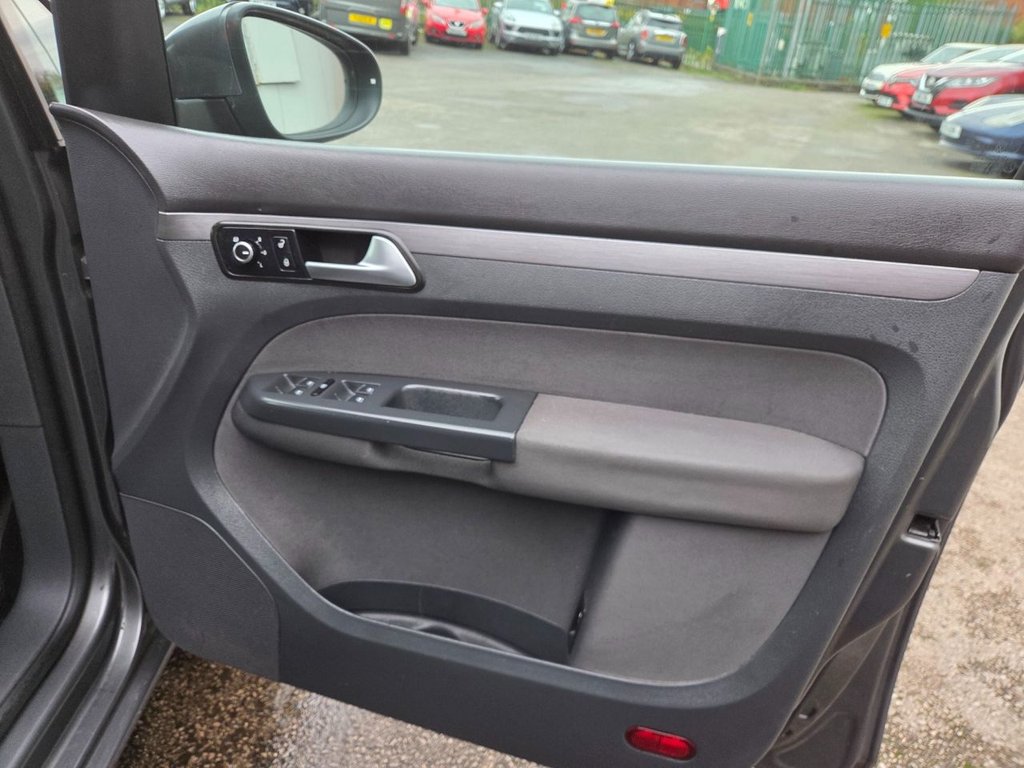 Used Volkswagen Touran 2012 for sale - 76481891: Photo 30