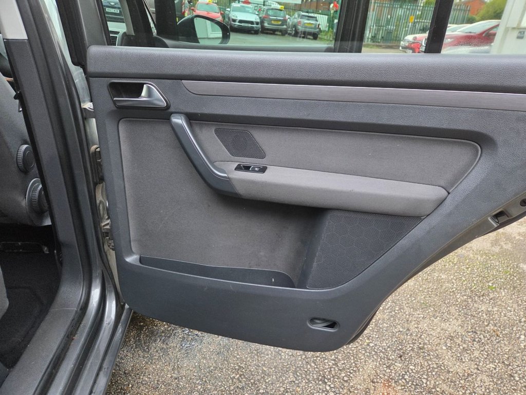 Used Volkswagen Touran 2012 for sale - 76481891: Photo 31