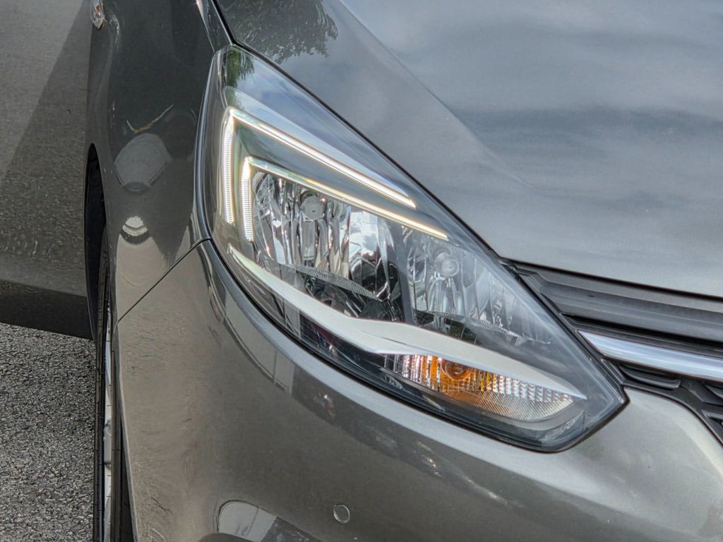 Used Vauxhall Zafira Tourer 2017 for sale - 76105504: Photo 10