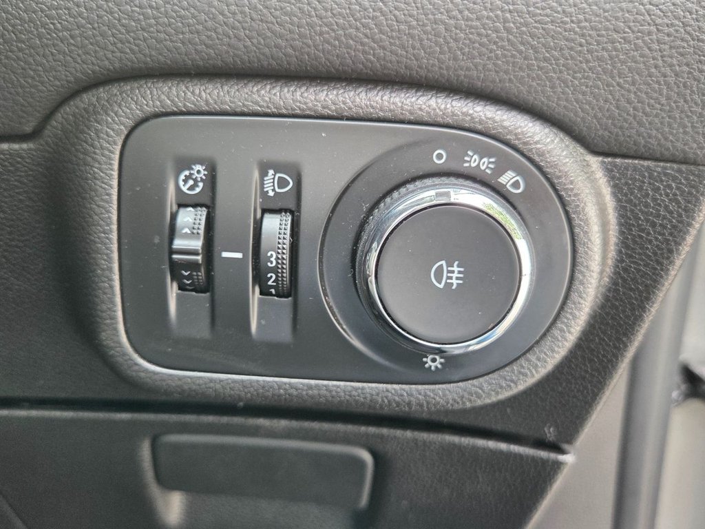 Used Vauxhall Zafira Tourer 2017 for sale - 76105504: Photo 22