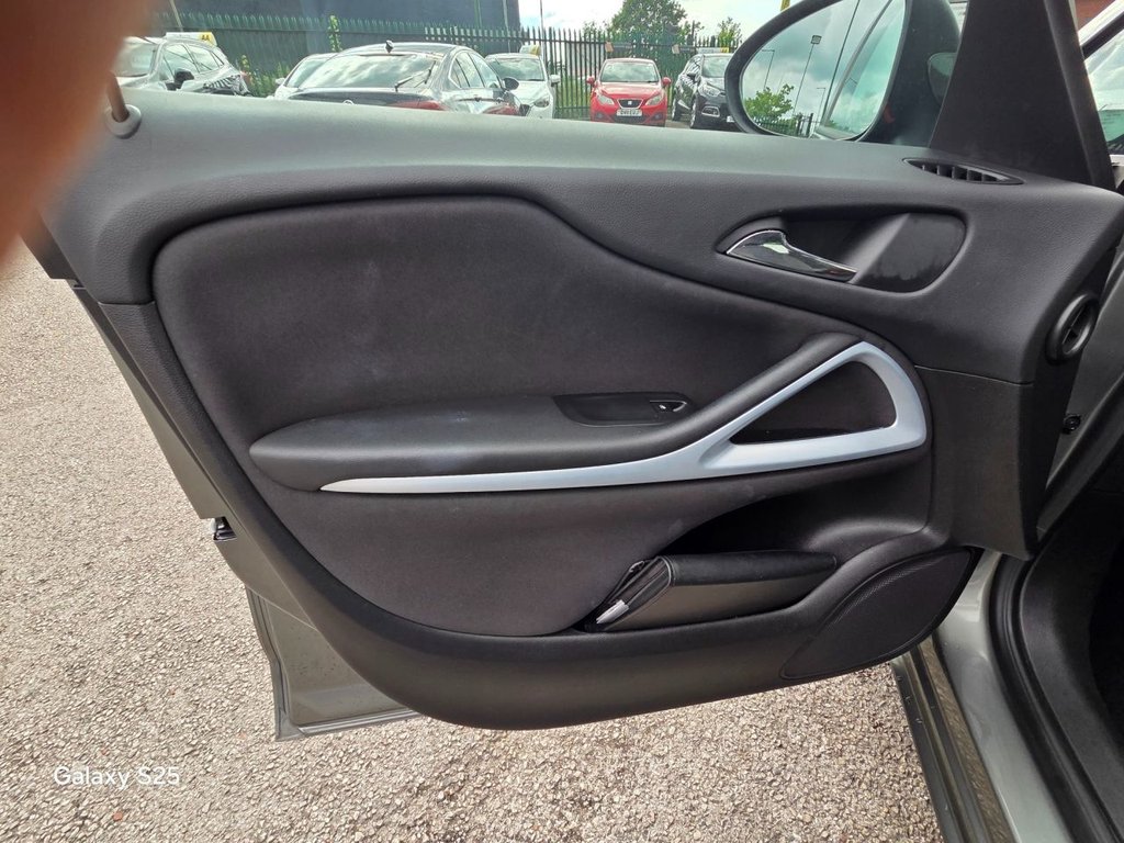 Used Vauxhall Zafira Tourer 2017 for sale - 76105504: Photo 30