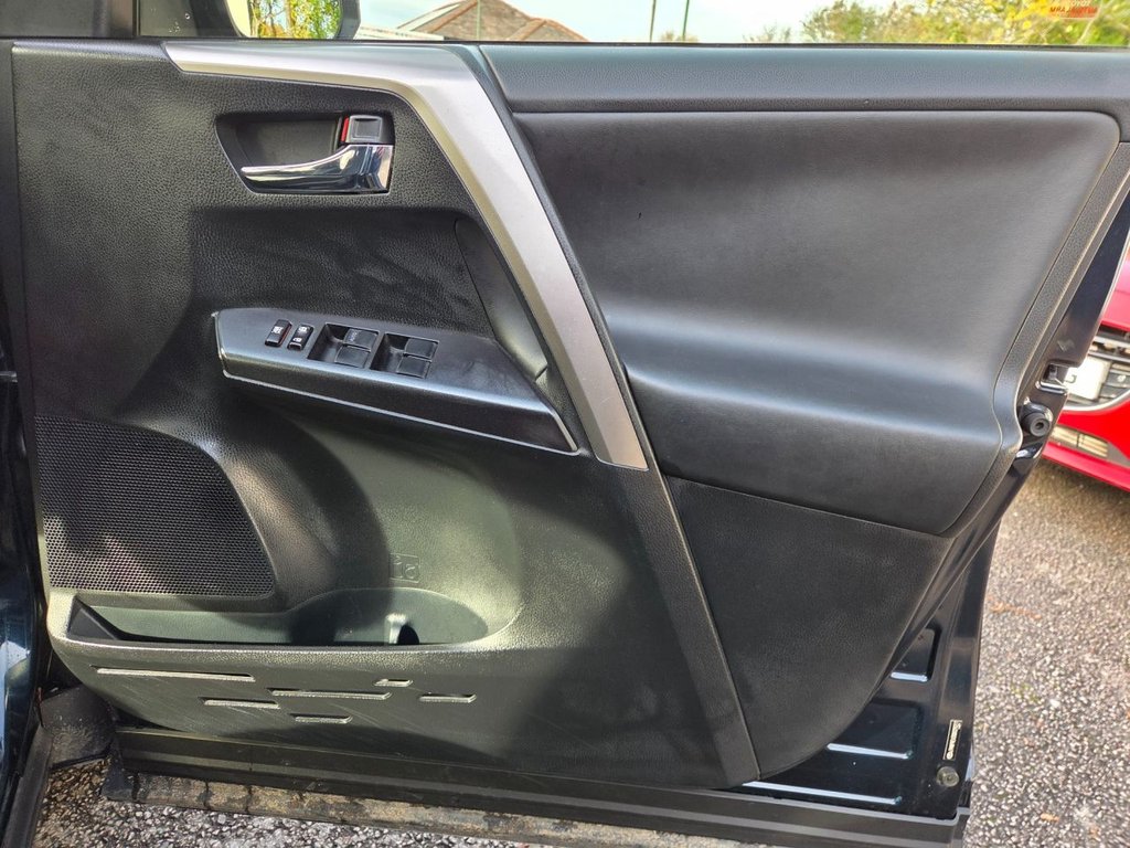 Used Toyota RAV4 2017 for sale - 76439339: Photo 31