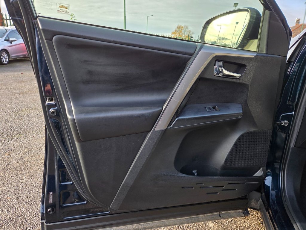 Used Toyota RAV4 2017 for sale - 76439339: Photo 33