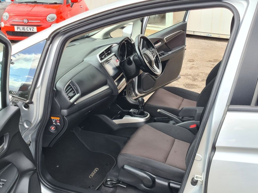 Used Honda Jazz 2017 for sale - 77407940: Photo 31