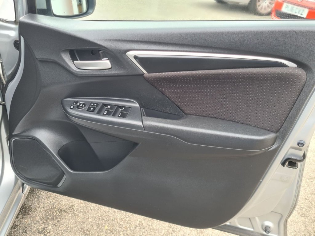 Used Honda Jazz 2017 for sale - 77407940: Photo 32