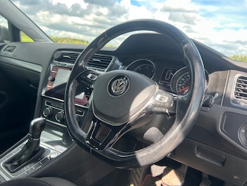 Used Volkswagen Golf 2017 for sale - 78873589: Photo