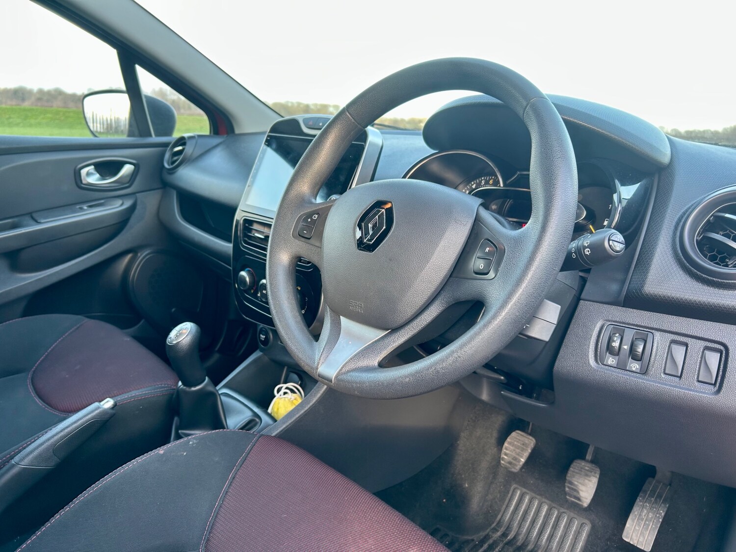 Used Renault Clio 2015 for sale - 77792677: Photo 14