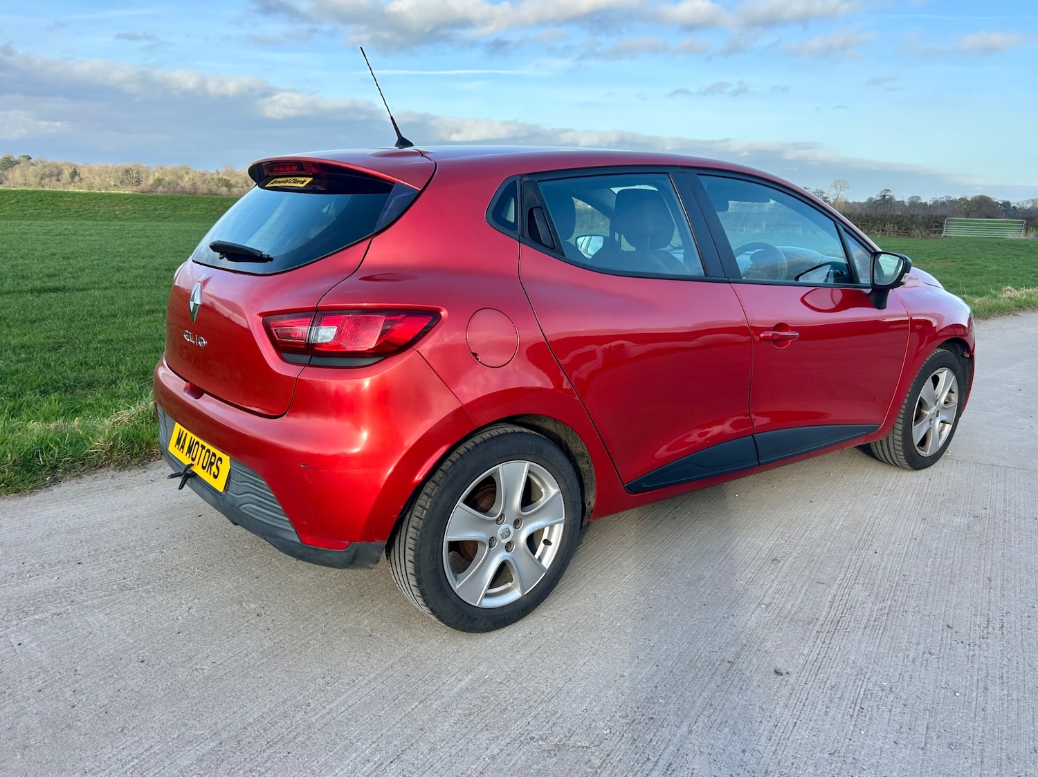 Used Renault Clio 2015 for sale - 77792677: Photo 3