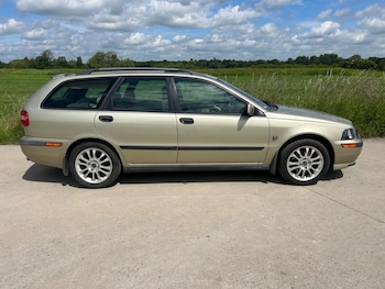 Used Volvo V40 2002 for sale - 78923934: Photo
