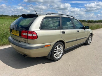 Used Volvo V40 2002 for sale - 78923934: Photo