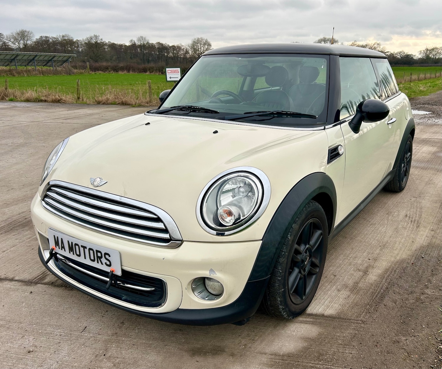 Used MINI Hatch 2011 for sale - 77792748: Photo 1