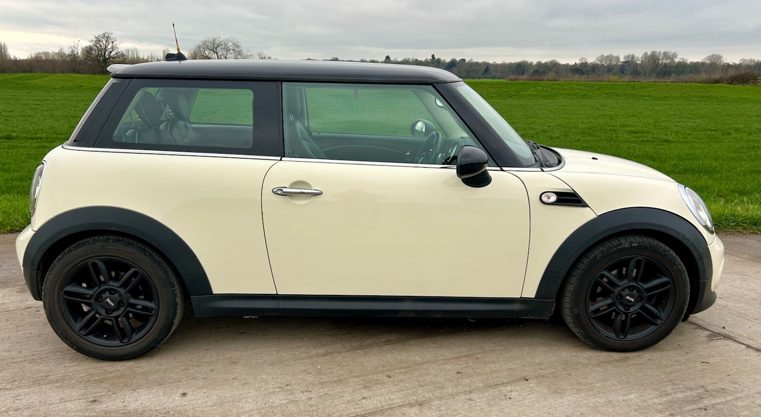 Used MINI Hatch 2011 for sale - 77792748: Photo 6
