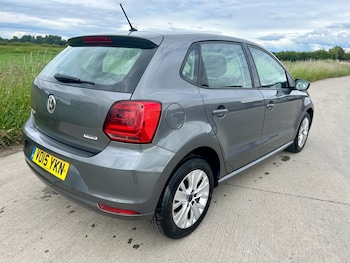 Used Volkswagen Polo 2015 for sale - 78945376: Photo