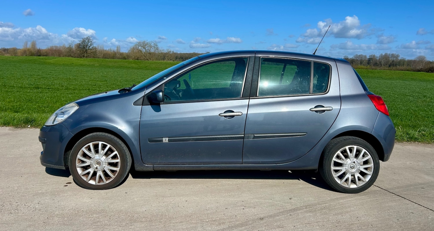 Used Renault Clio 2008 for sale - 77890528: Photo 2