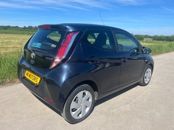 Used Toyota AYGO 2017 for sale - 78852932: Photo