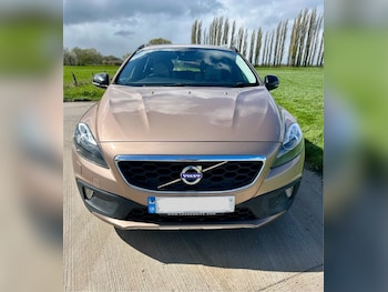 Used Volvo V40 2014 for sale - 78212125: Photo