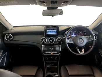 Used Mercedes-Benz GLA 2018 for sale - 77272704: Photo