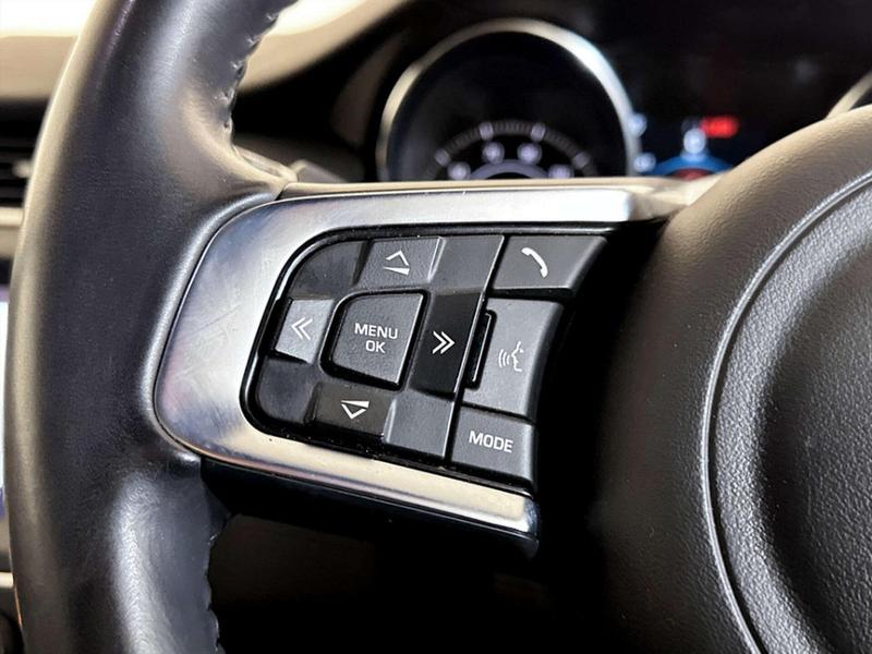 Used Jaguar E-Pace 2019 for sale - 76949117: Photo 18