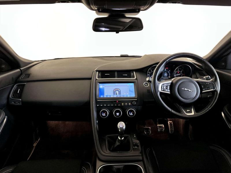 Used Jaguar E-Pace 2019 for sale - 76949117: Photo 3
