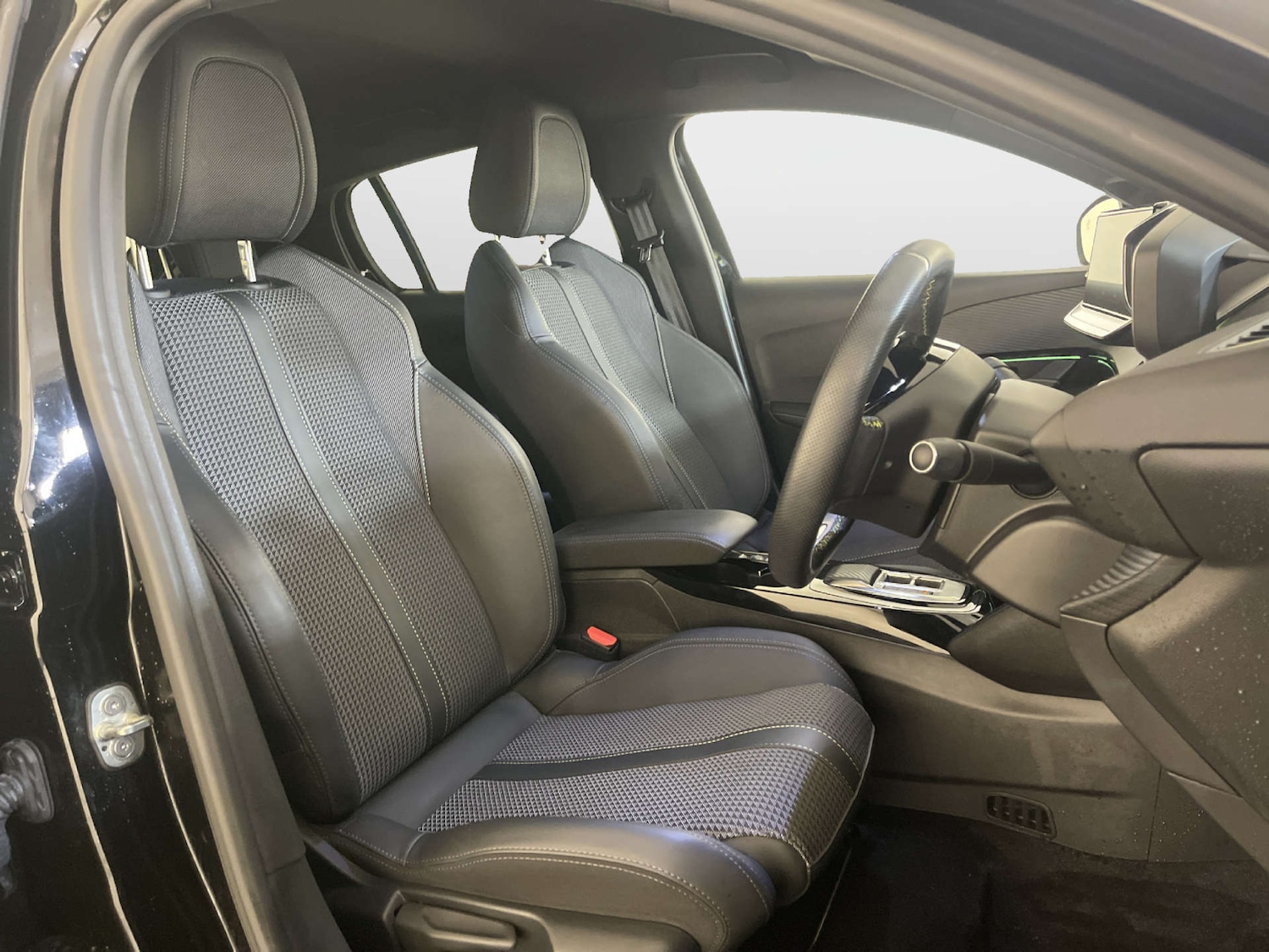 Used Peugeot 208 2023 for sale - 77850747: Photo 13