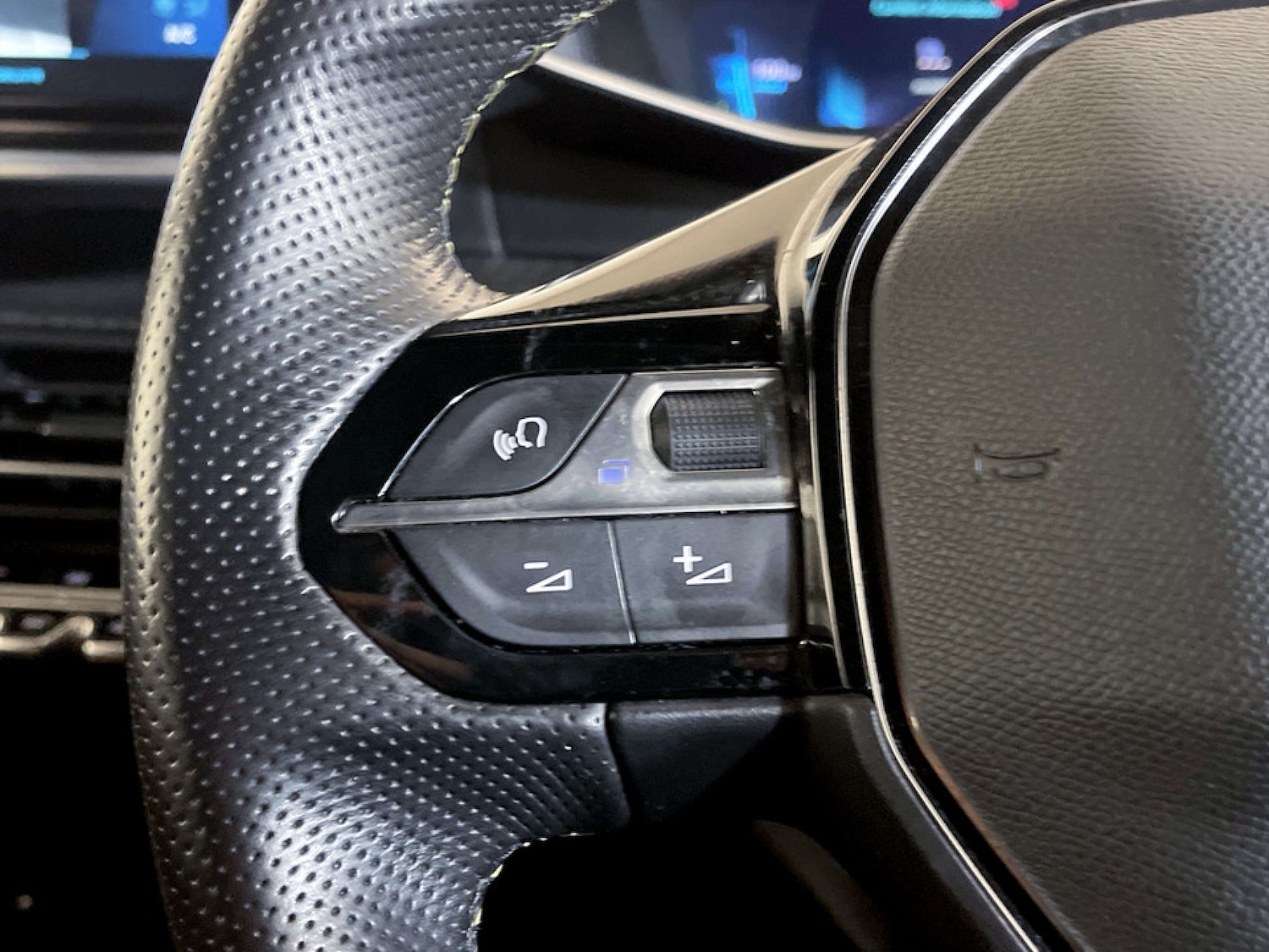 Used Peugeot 2008 2021 for sale - 77187842: Photo 17