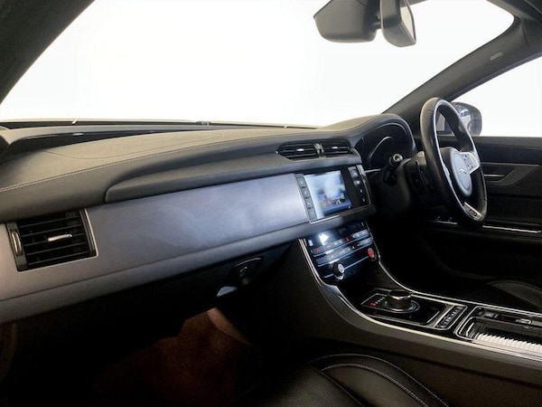 Used Jaguar XF 2017 for sale - 76123803: Photo 12
