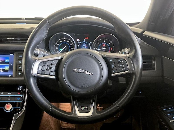 Used Jaguar XF 2017 for sale - 76123803: Photo 16
