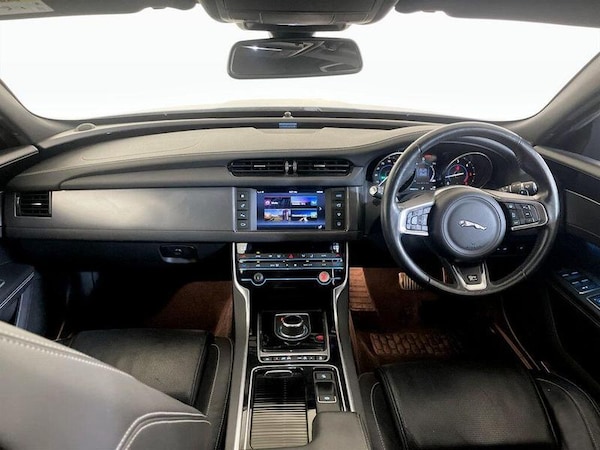 Used Jaguar XF 2017 for sale - 76123803: Photo 3