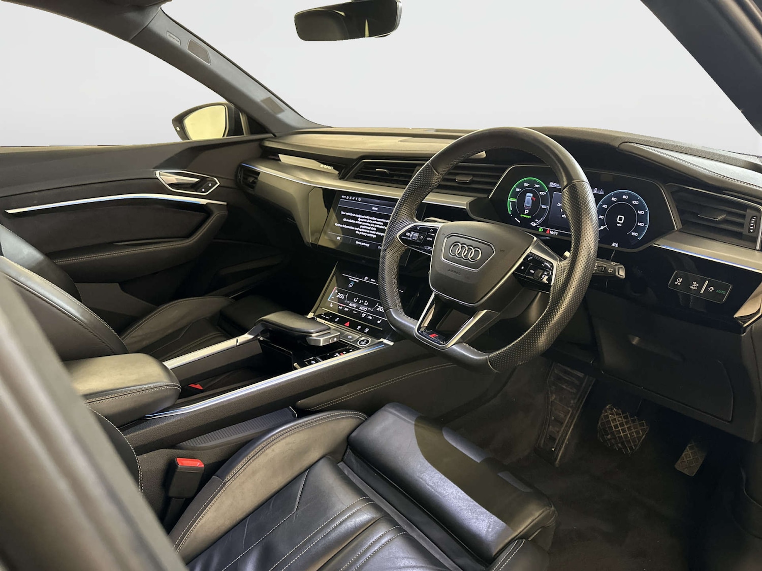 Used Audi e-tron 2023 for sale - 77880502: Photo 15