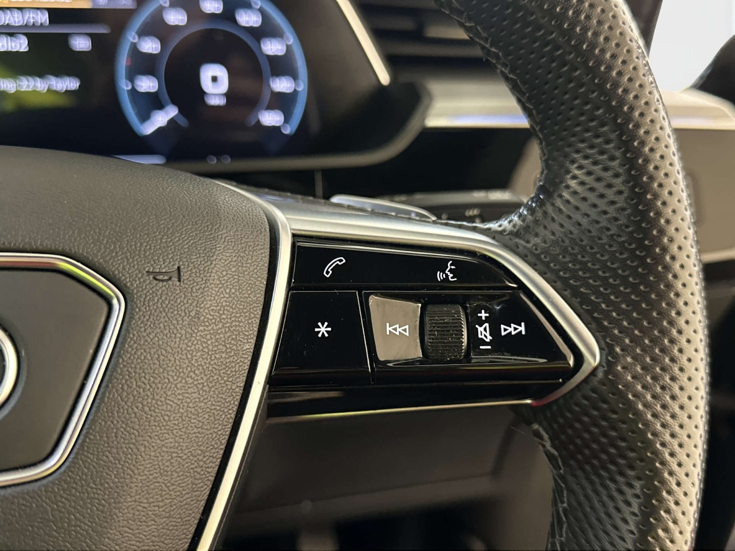 Used Audi e-tron 2023 for sale - 77880502: Photo 19