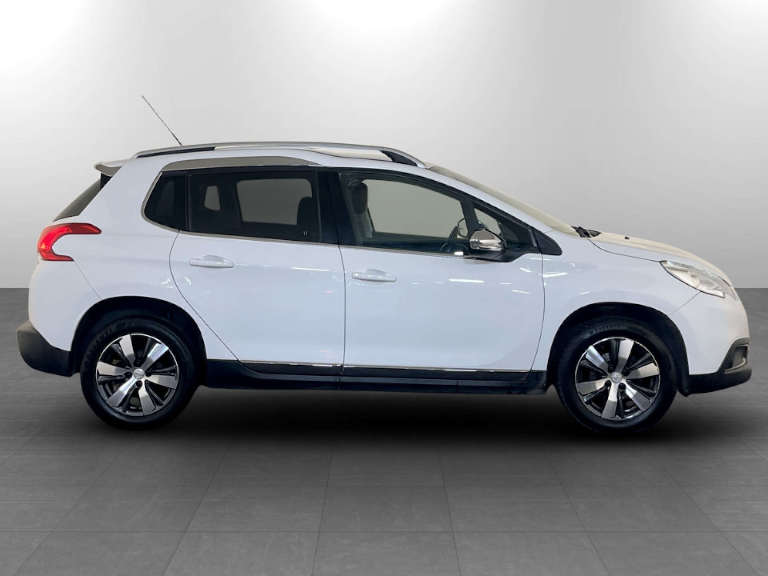 Used Peugeot 2008 2016 for sale - 77355580: Photo 11