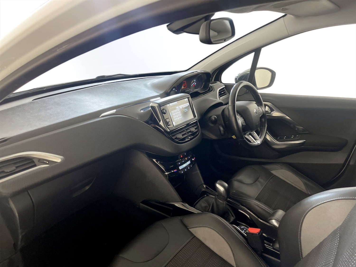 Used Peugeot 2008 2016 for sale - 77355580: Photo 12