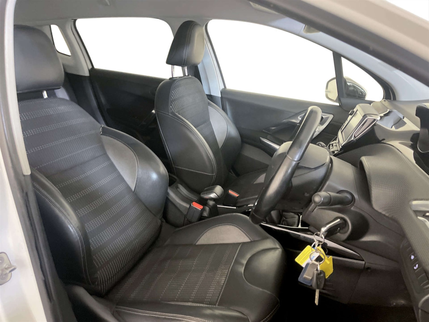 Used Peugeot 2008 2016 for sale - 77355580: Photo 13