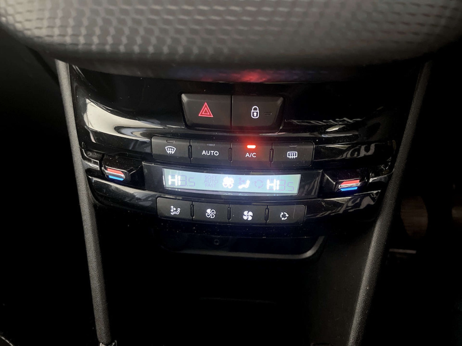 Used Peugeot 2008 2016 for sale - 77355580: Photo 24