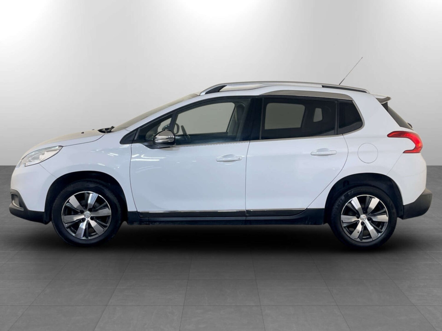 Used Peugeot 2008 2016 for sale - 77355580: Photo 7