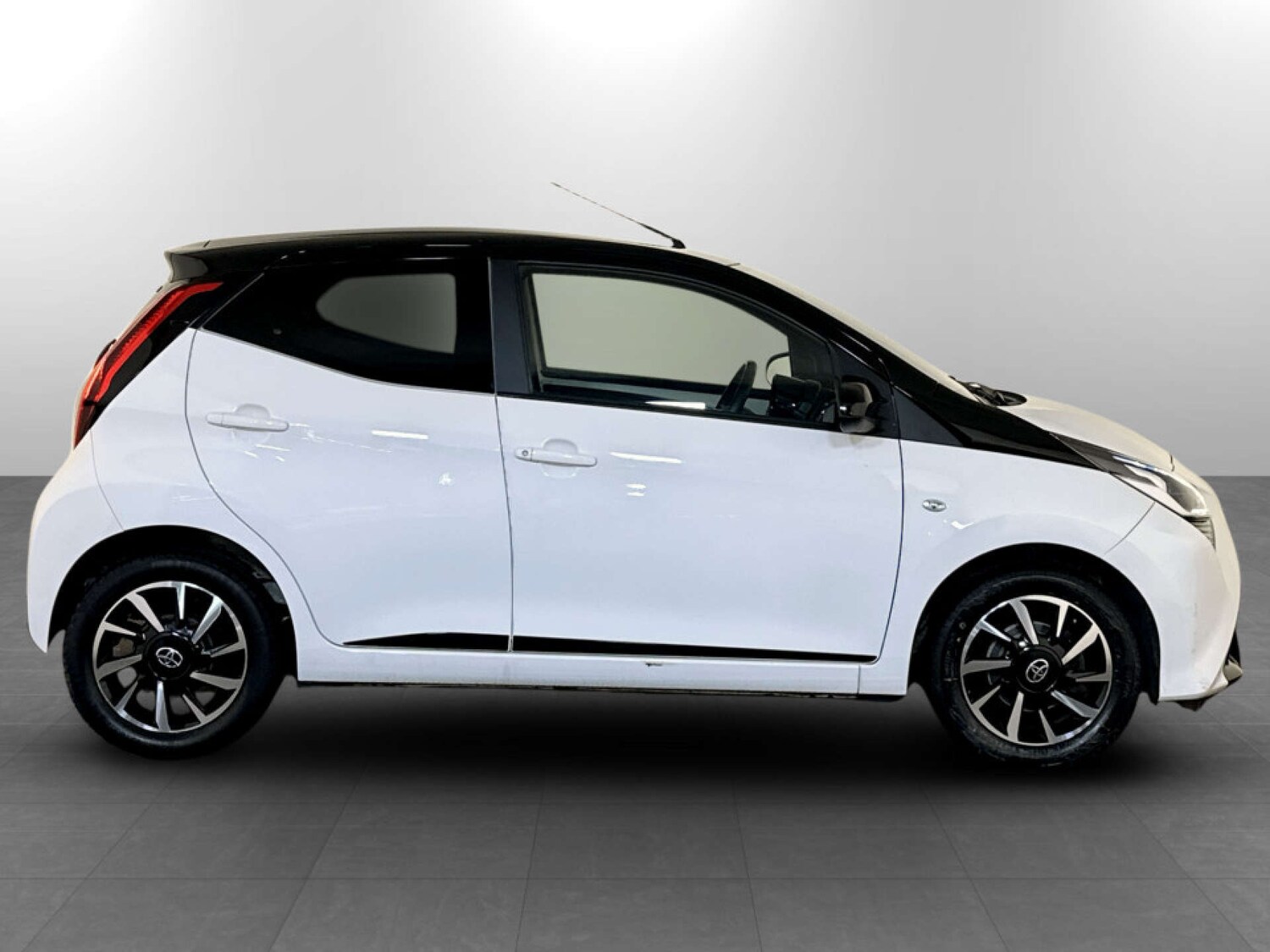 Used Toyota AYGO 2021 for sale - 77355501: Photo 11