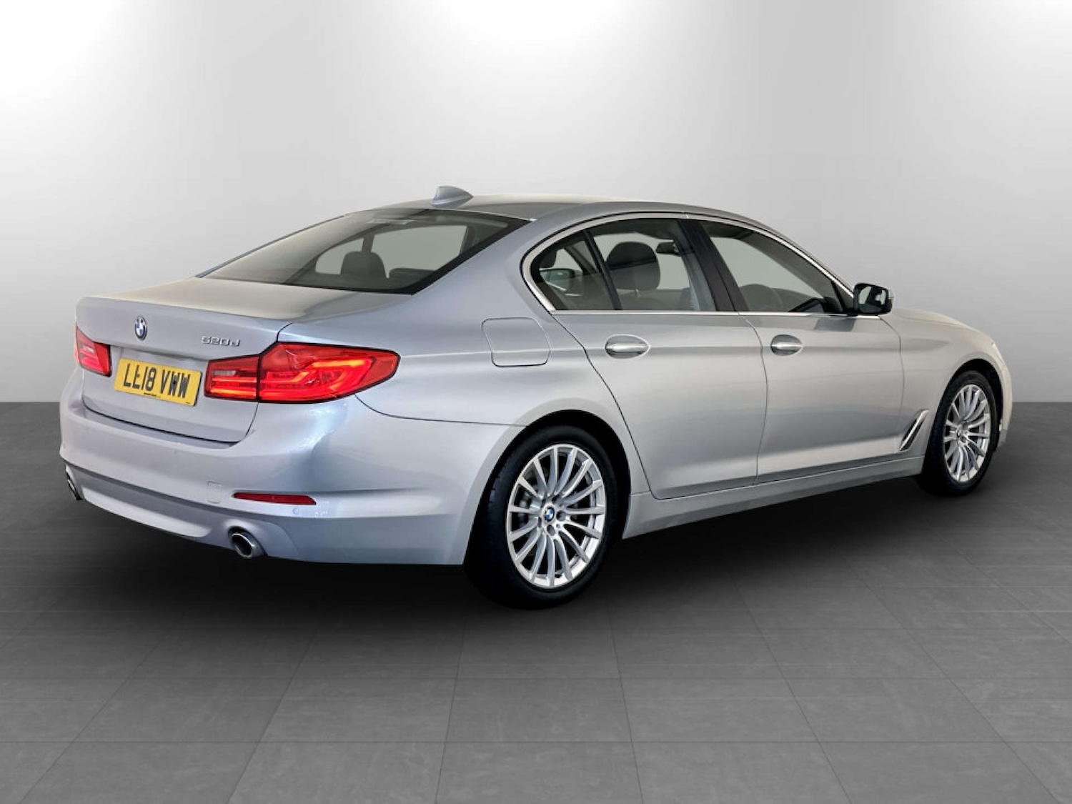 Used BMW 5 Series 2018 for sale - 77326051: Photo 10