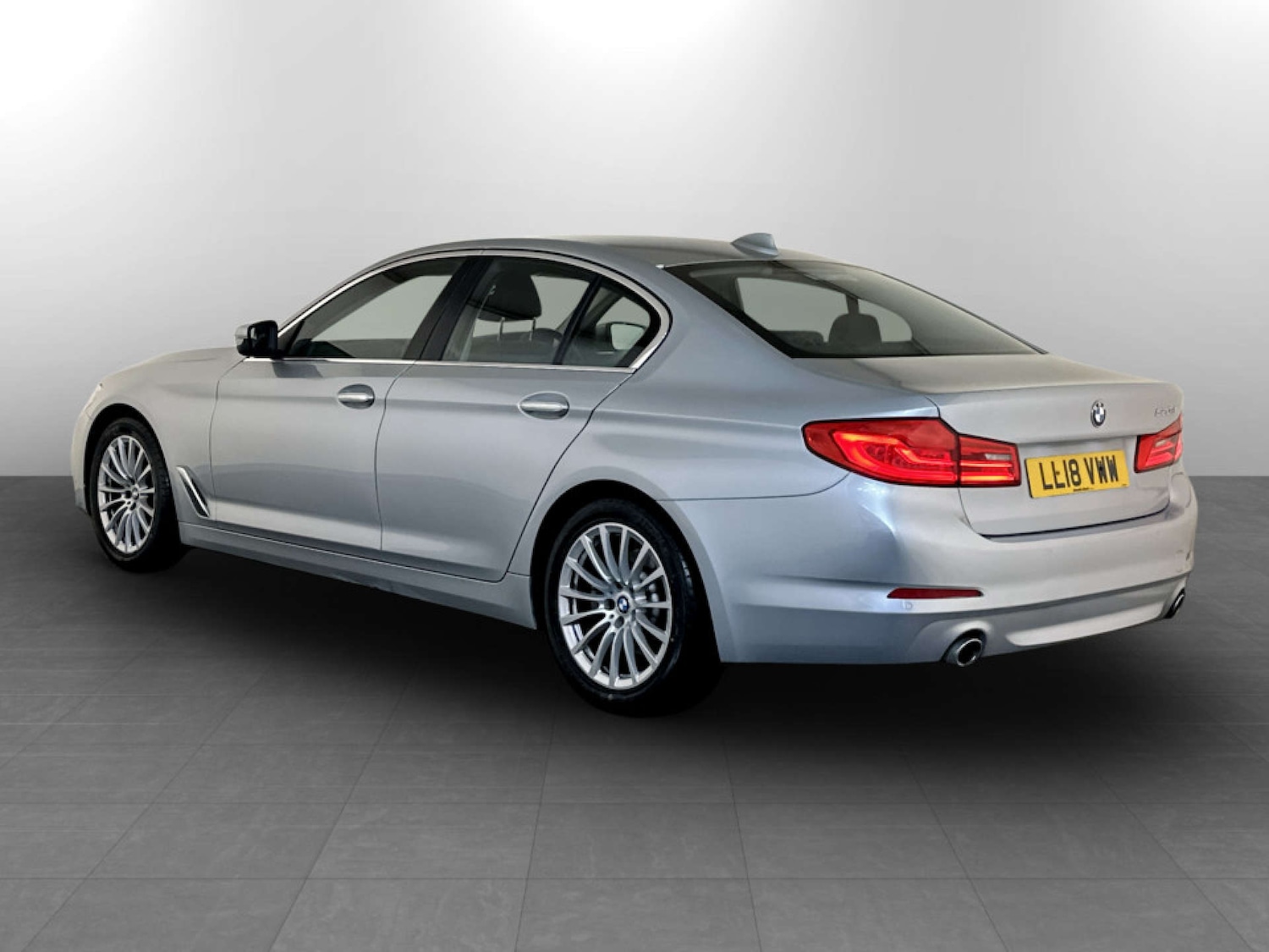 Used BMW 5 Series 2018 for sale - 77326051: Photo 8