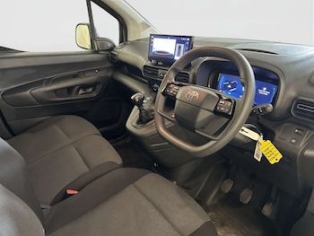 Used Toyota ProAce 2024 for sale - 78702877: Photo