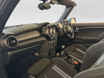 Used MINI Convertible 2019 for sale - 79684069: Photo