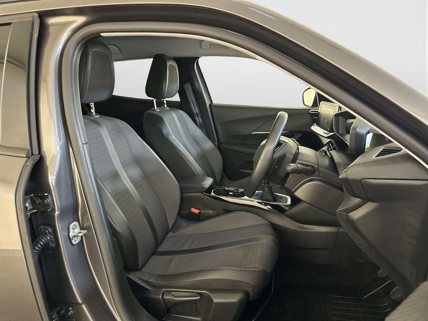 Used Peugeot 2008 2021 for sale - 77934052: Photo 13