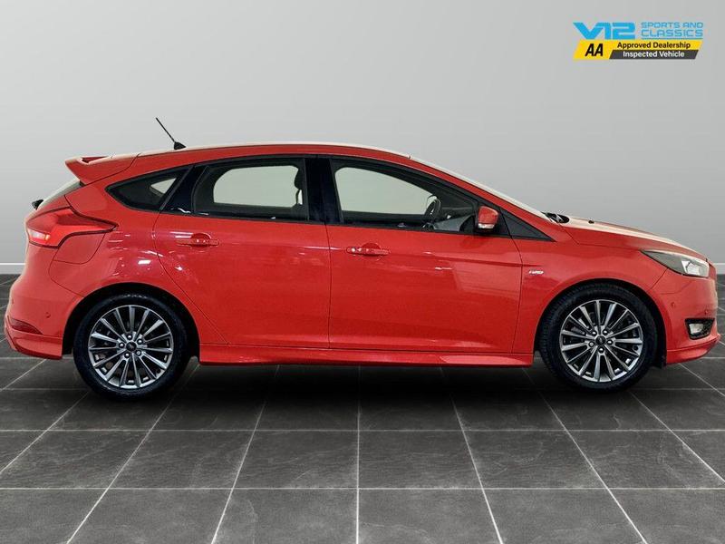 Used Ford Focus 2017 for sale - 76146615: Photo 11