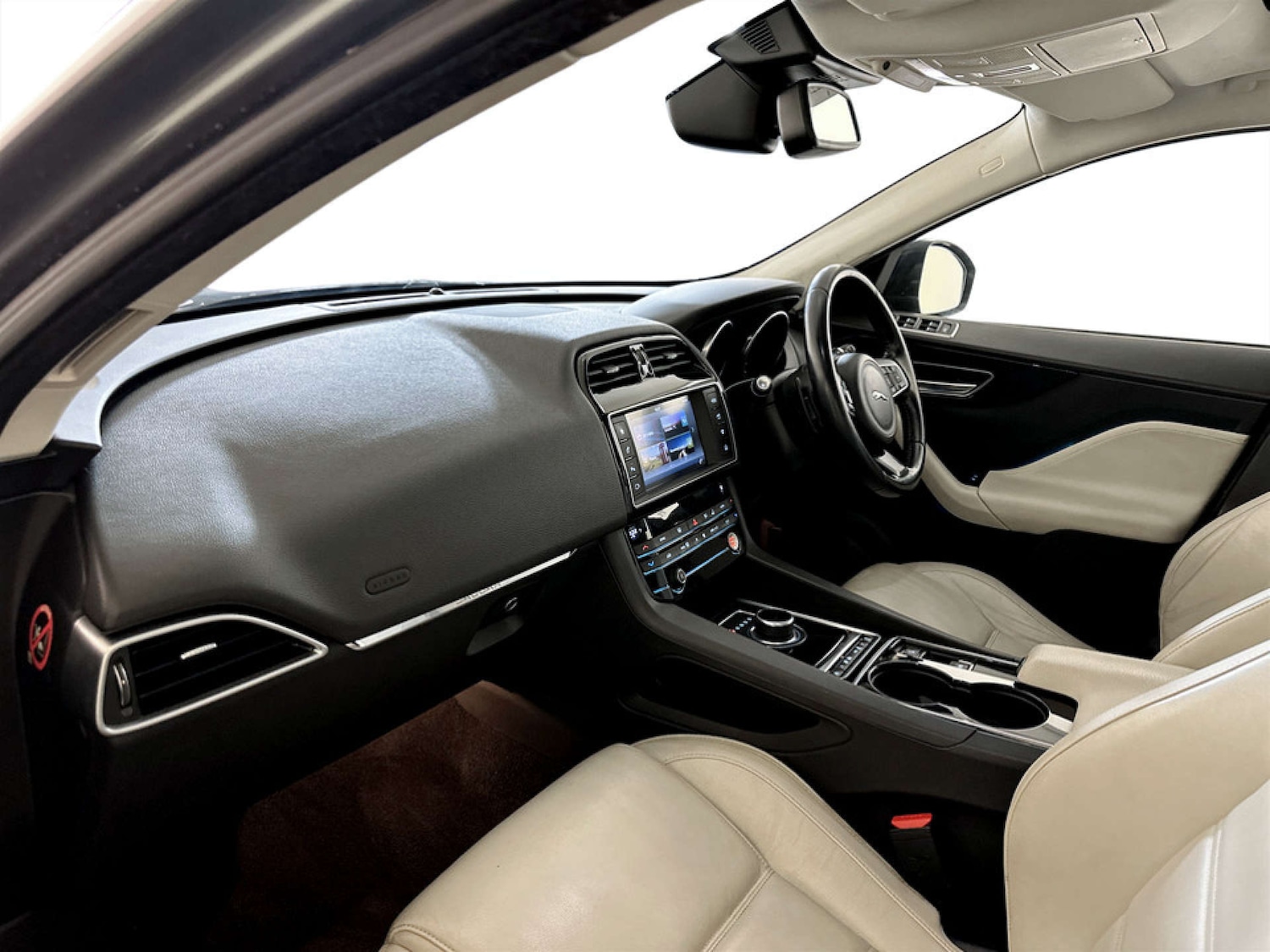 Used Jaguar F-Pace 2016 for sale - 77380722: Photo 11