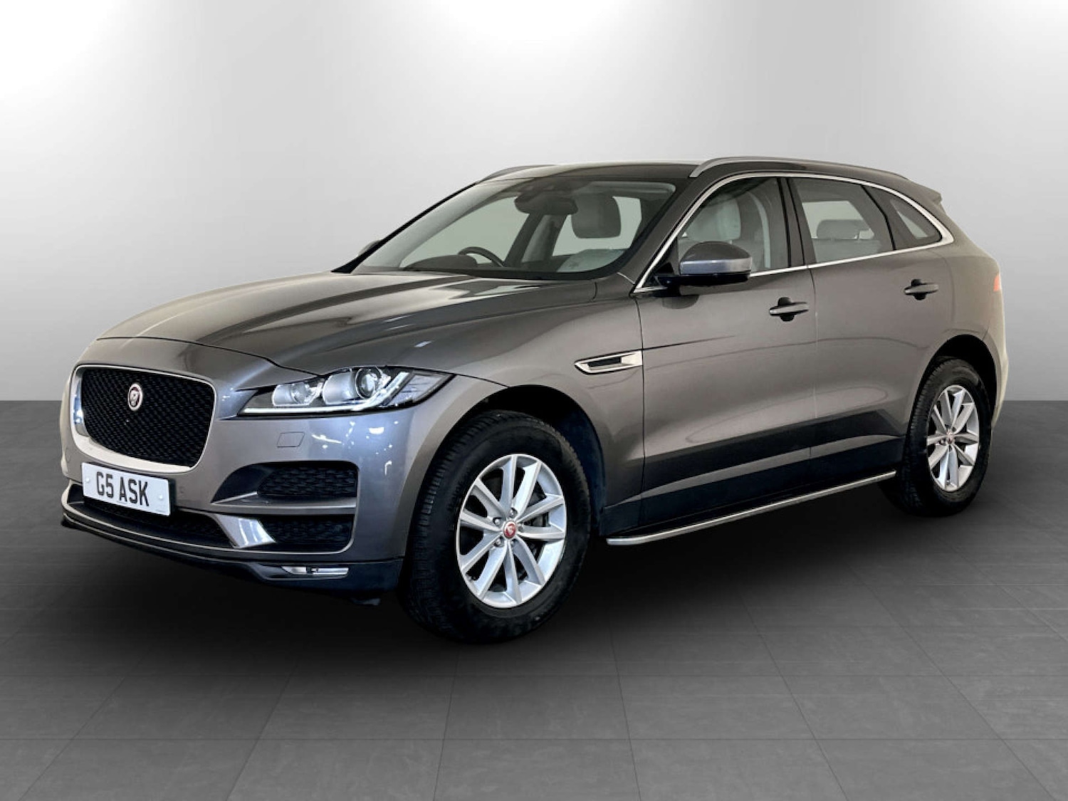 Used Jaguar F-Pace 2016 for sale - 77380722: Photo 6