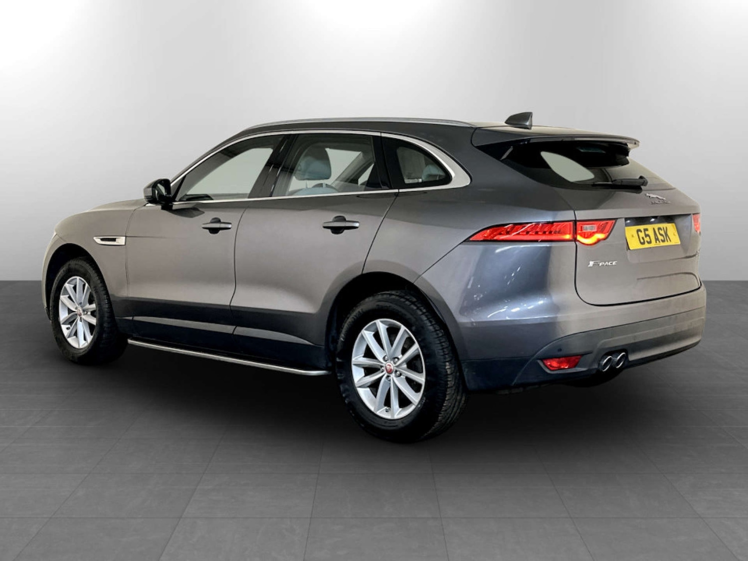 Used Jaguar F-Pace 2016 for sale - 77380722: Photo 8