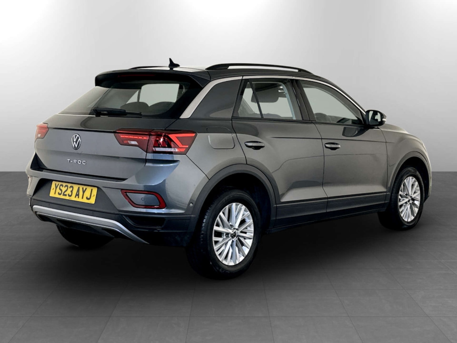 Used Volkswagen T-Roc 2023 for sale - 77681195: Photo 10