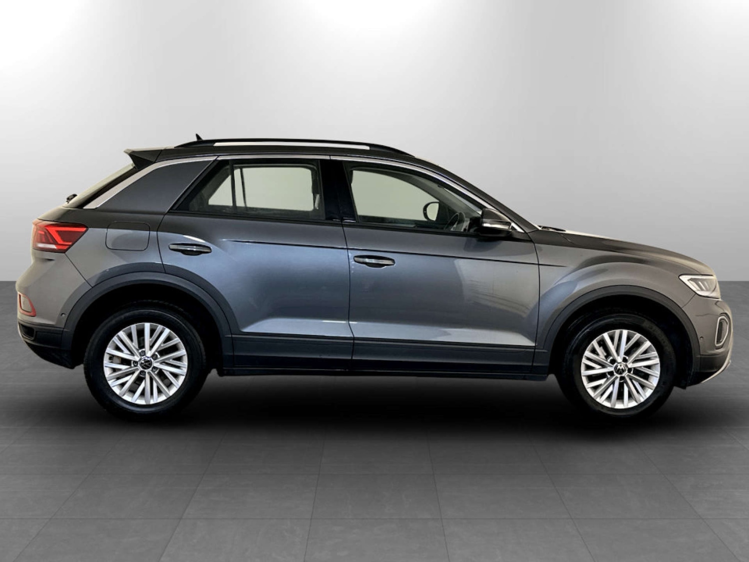 Used Volkswagen T-Roc 2023 for sale - 77681195: Photo 11