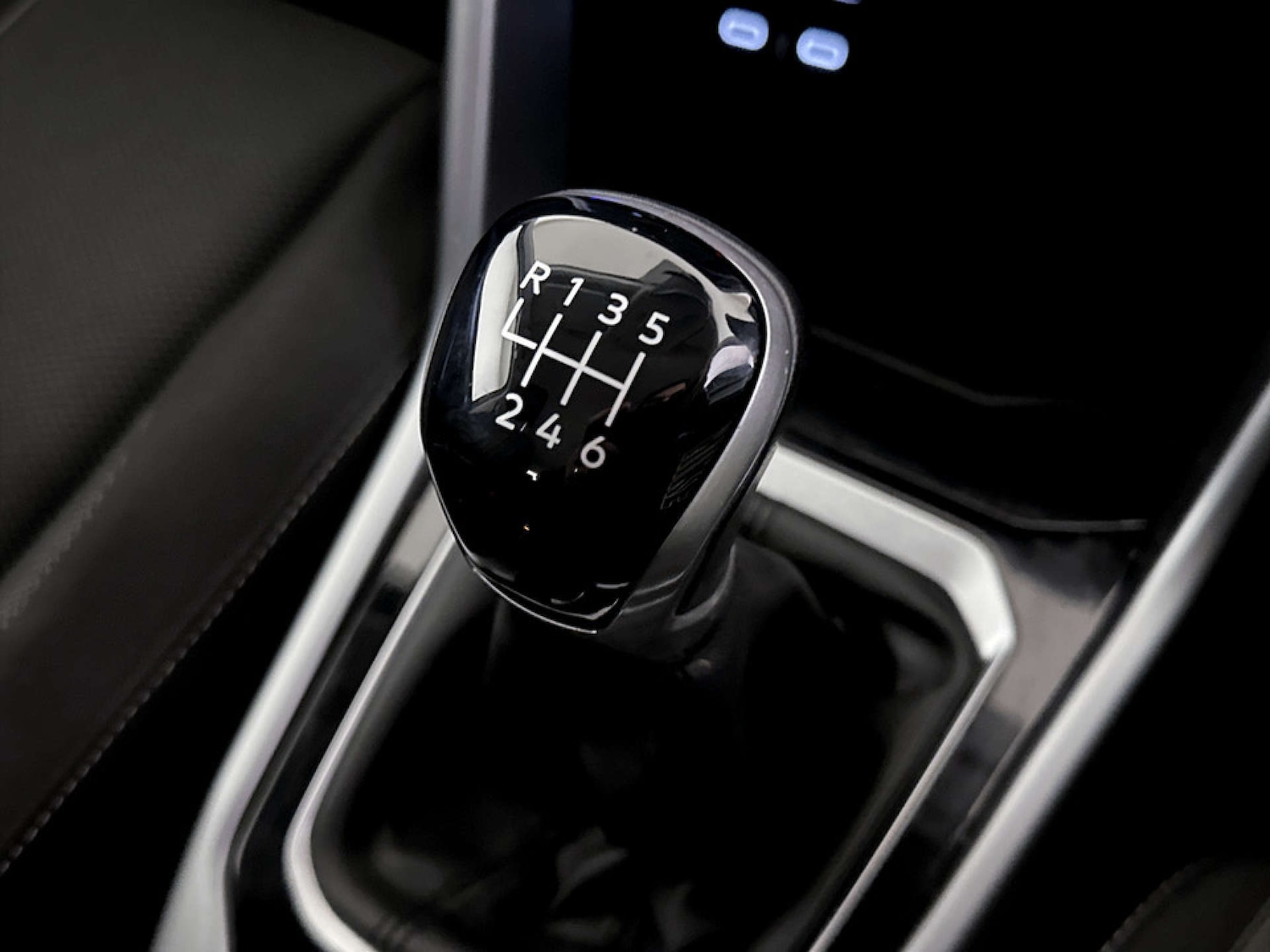 Used Volkswagen T-Roc 2023 for sale - 77681195: Photo 27